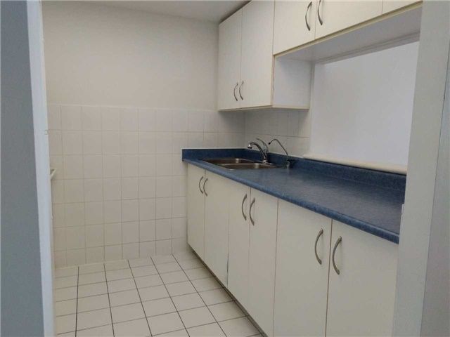 1011 - 250 Webb Dr, Mississauga, L5B3Z4 | Image 3