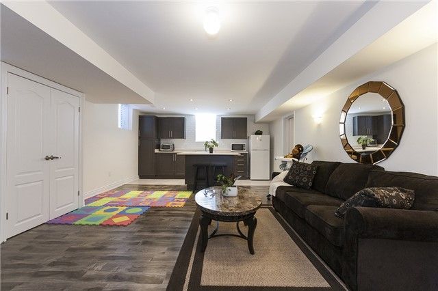 792 Glenbrook Ave, Burlington, L7T1H6 | Image 2