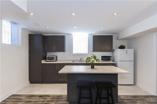 792 Glenbrook Ave, Burlington, L7T1H6 | Image 3