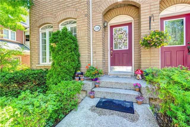 118 Gatwick Dr, Oakville, L6H6V3 | Image 2