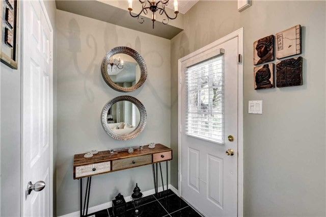 118 Gatwick Dr, Oakville, L6H6V3 | Image 3