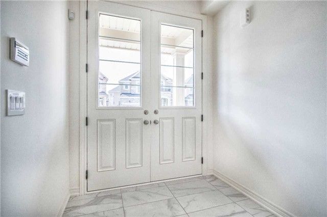 31 Gillis Rd, Brampton, L7A 4V6 | Image 2