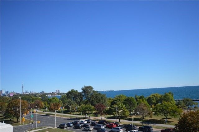 702 - 1910 Lake Shore Blvd W, Toronto, M6S 1A2 | Image 2