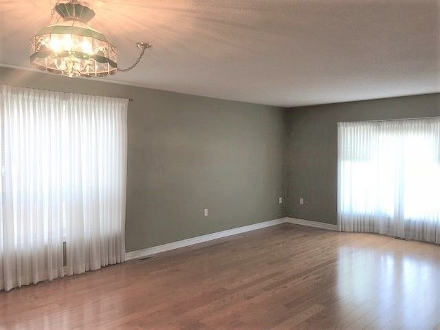 245 Centennial Forest Dr, Milton, L9T5W9 | Image 2