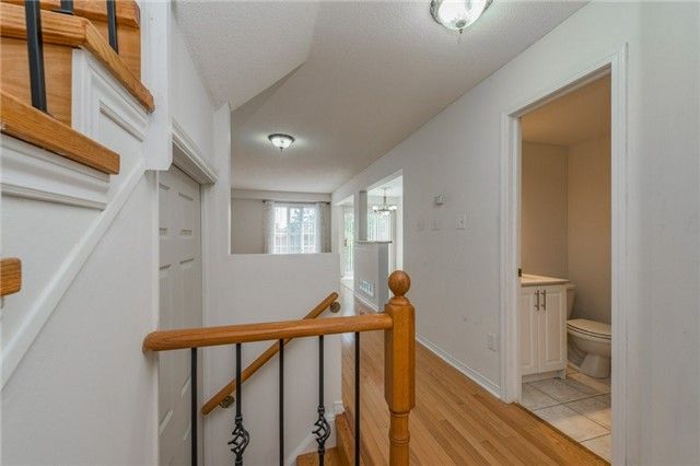 82 Twin Pines Cres, Brampton, L7A1M8 | Image 3