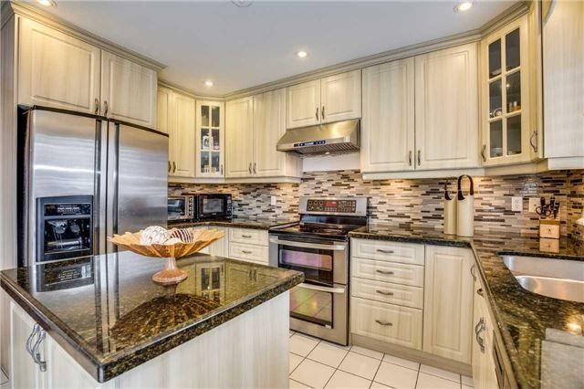 5237 Floral Hill Cres, Mississauga, L5V1V4 | Image 3