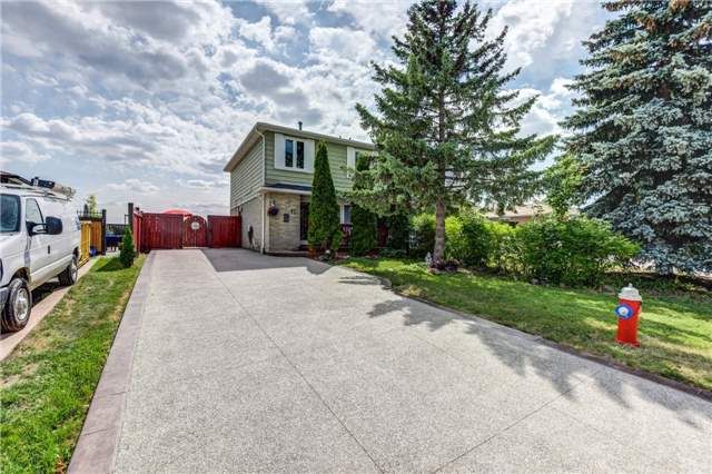 42 Gulliver Cres, Brampton, L6S1S9 | Image 2