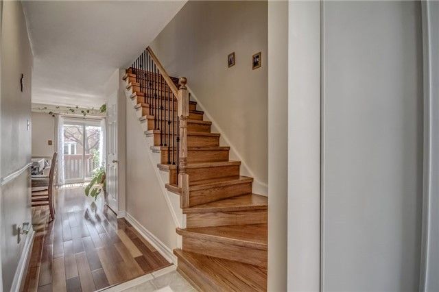 439 Bluesky Cres, Mississauga, L5R2R9 | Image 2