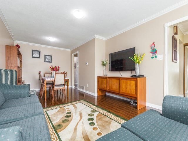 42 Flamingo Cres, Brampton, L6T2G5 | Image 3