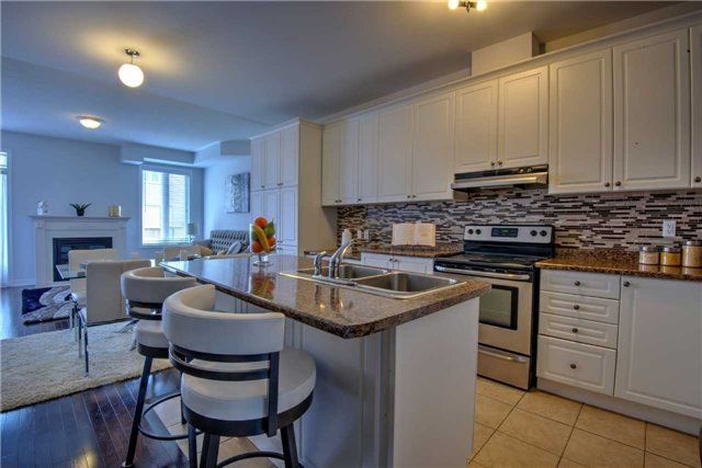 8 Munch Pl, Milton, L9T8K6 | Image 3