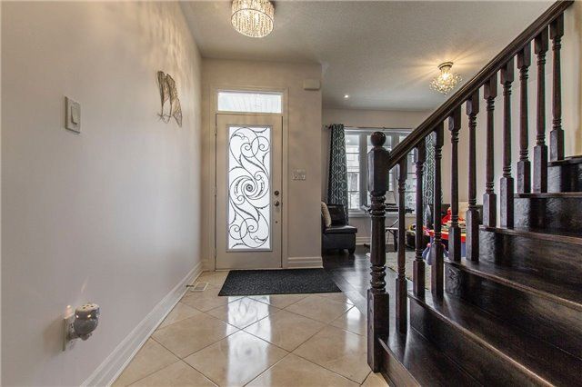 274 Hinton Terr, Milton, L9E-1C8 | Image 3