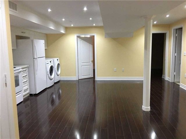 Lower - 5077 Dubonet Dr, Mississauga, L5M7X5 | Image 2