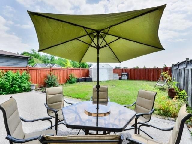 42 Gulliver Cres, Brampton, L6S1S9 | Image 2