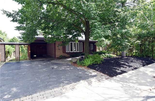 467 Anthony Dr, Oakville, L6J 2K6 | Image 2