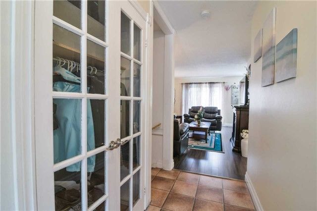 83 - 45 Hansen Rd N, Brampton, L6V3C5 | Image 3