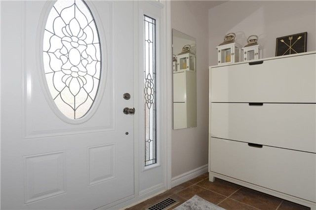 18 Peterson Crt, Brampton, L6Z1K6 | Image 3