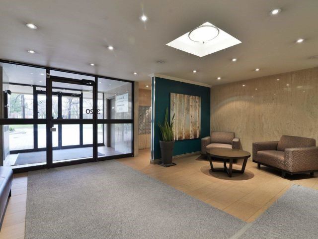 1109 - 3120 Kirwin Ave, Mississauga, L5A3R2 | Image 2