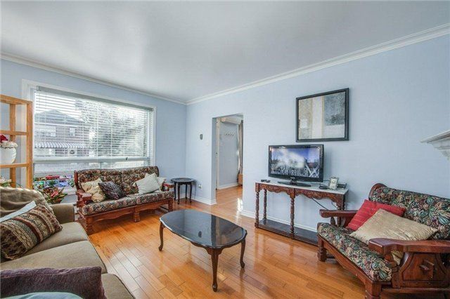 438 Silverthorn Ave, Toronto, M6M3H5 | Image 3