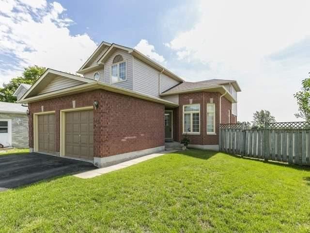 22 Lawton Crt, Orangeville, L9W4X4 | Image 2