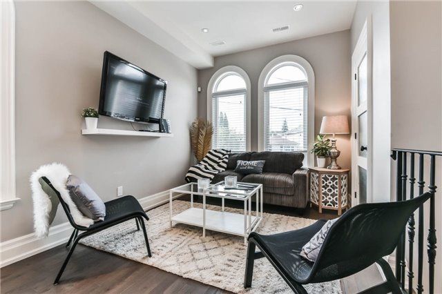 9B Harlton Cres, Toronto, M6M1L2 | Image 3