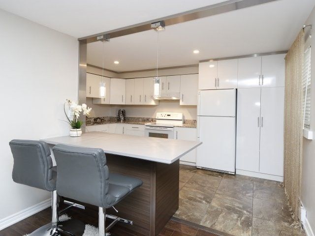 11 - 3050 Constitution Blvd, Mississauga, L4Y3X7 | Image 2