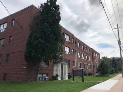 Investment sold at 11 Anglesey Boulevard, Toronto, Ontario, M9A3B2 - Edenbridge-Humber Valley - MLS: W4249293