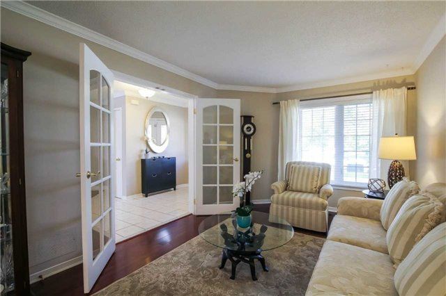 33 Hutton Cres, Caledon, L7C 1A3 | Image 3