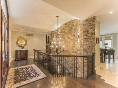 3064 St Clair Ave, Burlington - Roseland image-0-2