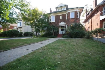 Detached House sold at 172 High Park Avenue, Toronto, Ontario, M6P2S4 - High Park North - MLS: W4256415