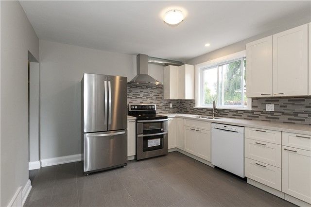 19 Broadview Ave, Mississauga, L5H2S8 | Image 3