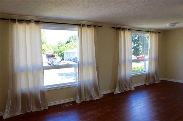 Upper - 17 Gable Dr, Brampton, L6V2H2 | Image 3