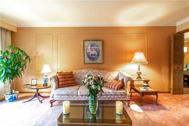 406 Oakwood Dr, Burlington, L7N 1X2 | Image 2