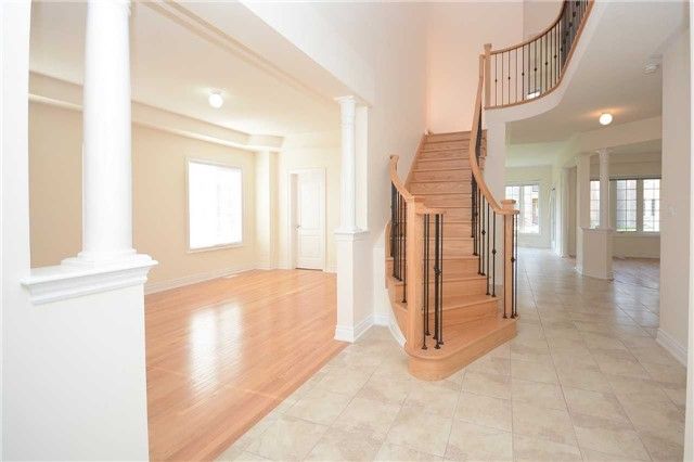 22 Templar St, Brampton, L6Y2Y2 | Image 2