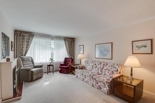 4 Dunrobin Dr, Toronto, M9B2S9 | Image 2