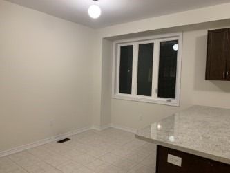 7 Miami Grve, Brampton, L6Z 0B4 | Image 3