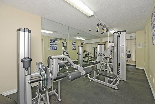 2005 - 18 Knightsbridge Rd, Brampton, L6T3X5 | Image 2