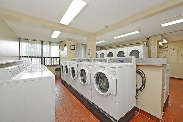 2005 - 18 Knightsbridge Rd, Brampton, L6T3X5 | Image 3