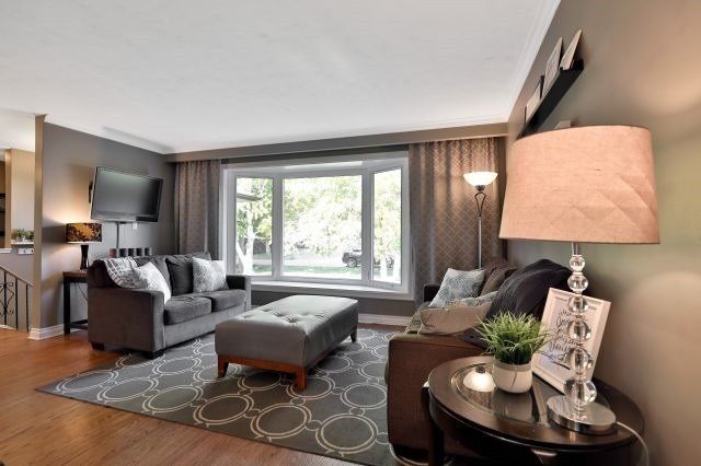 602 Stephens Cres, Oakville, L6K1Y3 | Image 3