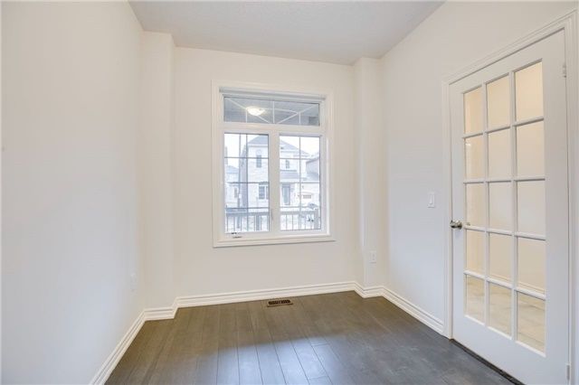 92 Colville Pl, Milton, L9E1G8 | Image 3