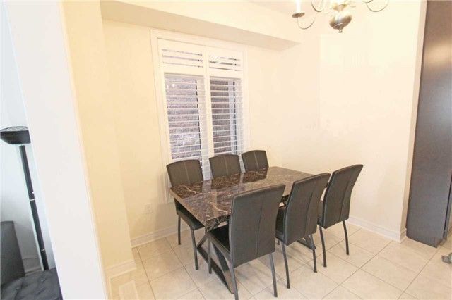 101 Huguenot Rd, Oakville, L6H7C4 | Image 3