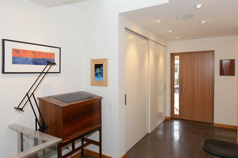 16 Sunnybrook Rd, Toronto, M6S1G2 | Image 3