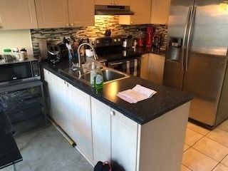 878 Blyleven Blvd, Mississauga, L5V2J3 | Image 2