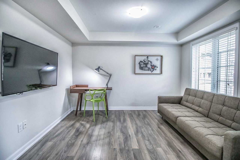 206 Ellen Davidson Dr, Oakville, L6M0V1 | Image 2