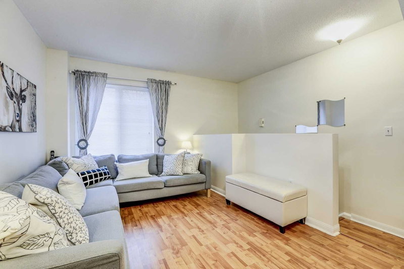 22 - 1525 South Parade Crt, Mississauga, L5M6E9 | Image 2