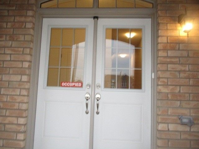 100 Emerald Coast Tr, Brampton, L7A5A7 | Image 2