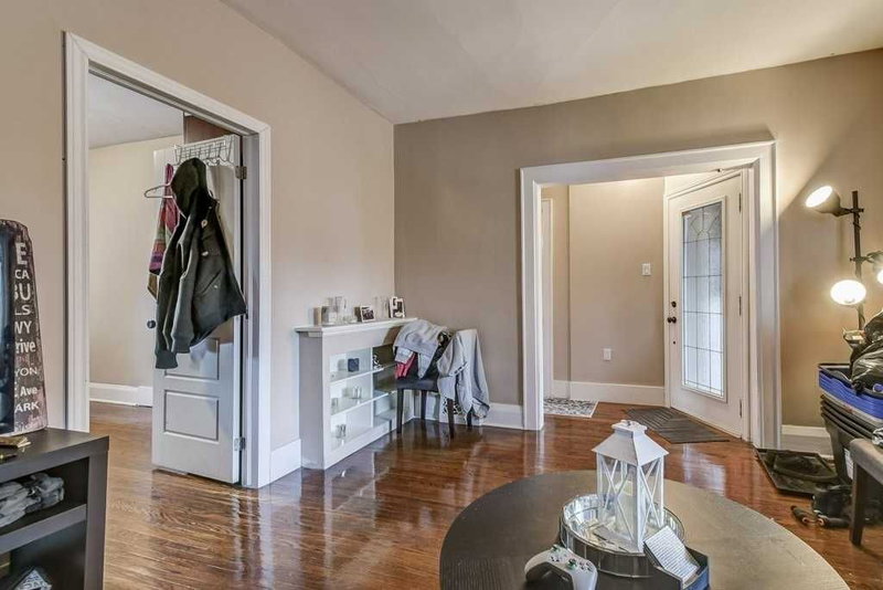 8 Mill St N, Brampton, L6X1S6 | Image 2