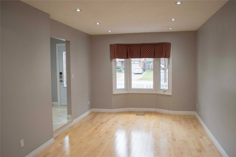 Upper - 4203 Wheelwright Cres, Mississauga, L5L2X4 | Image 3