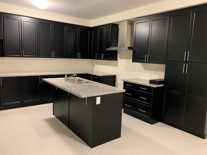 9 Goderich Dr, Brampton, L7A 5A7 | Image 3