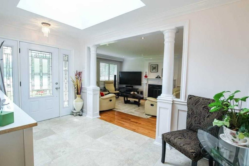 71 Premium Way, Mississauga, L5B1A1 | Image 3