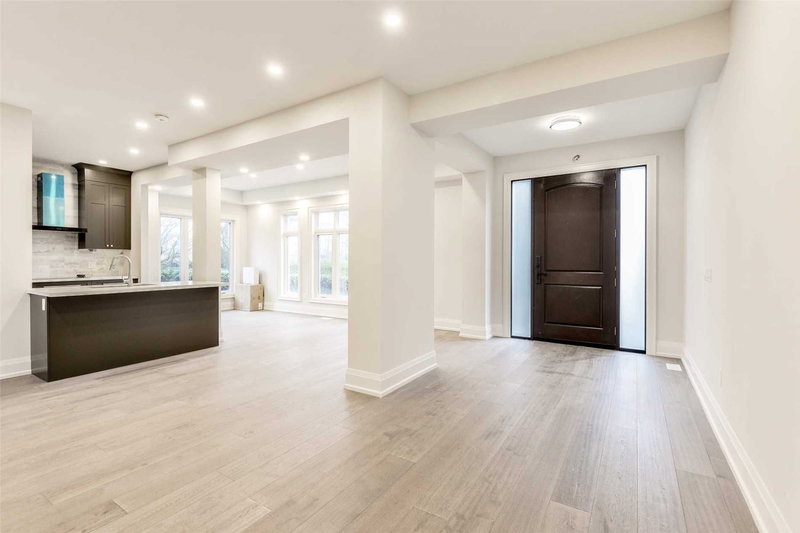 427 Pinegrove Rd, Oakville, L6K2B6 | Image 2